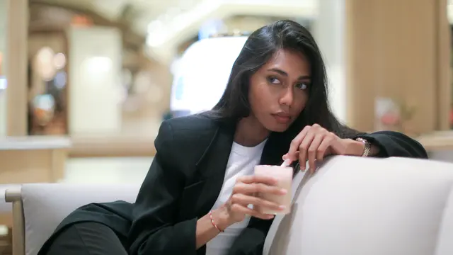 wanita januari herd mentality