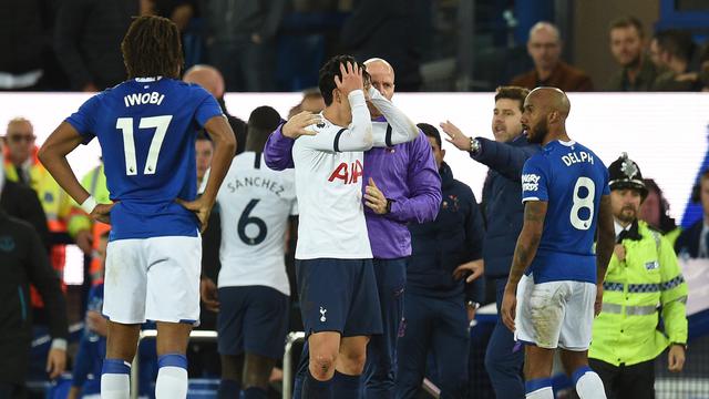 Wajah Menyesal Son Heung-min Usai Bikin Kaki Andre Gomes Patah