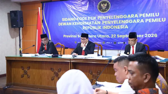 Sidang pemeriksaan dugaan pelanggaran Kode Etik Penyelenggara Pemilu (KEPP) terhadap Ketua KPU Kabupaten Langkat, Husni Mustofa