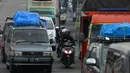 Jumlah kendaraan mudik yang menumpuk di jalur ini, ditambah dengan banyaknya truk pengangkut barang telah memadati kedua sisi jalan, Jawa Barat, Jumat (21/07/2014) (Liputan6.com/Miftahul Hayat)
