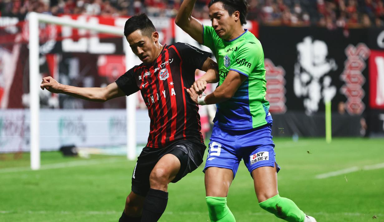 Laga antara dua tim terbawah, Hokkaido Consadole Sapporo yeng menghuni dasar klasemen menghadapi tamunya berperingkat 19, Shonan Belmare, Sabtu (27/4/2024) berakhir imbang 3-3. Tim tuan rumah sempat unggul tiga gol hingga menit ke-66, namun akhirnya mampu disetarakan tim tamu di akhir laga. (J.LEAGUE)
