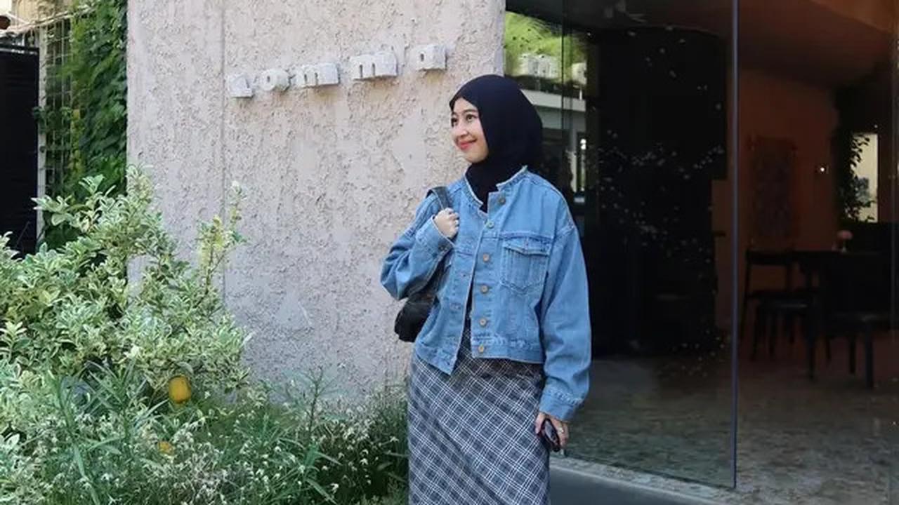 Potret Adiba Khanza Istri Egy Maulana Pakai Rok, Referensi Gaya Anggun di Usia 25-an