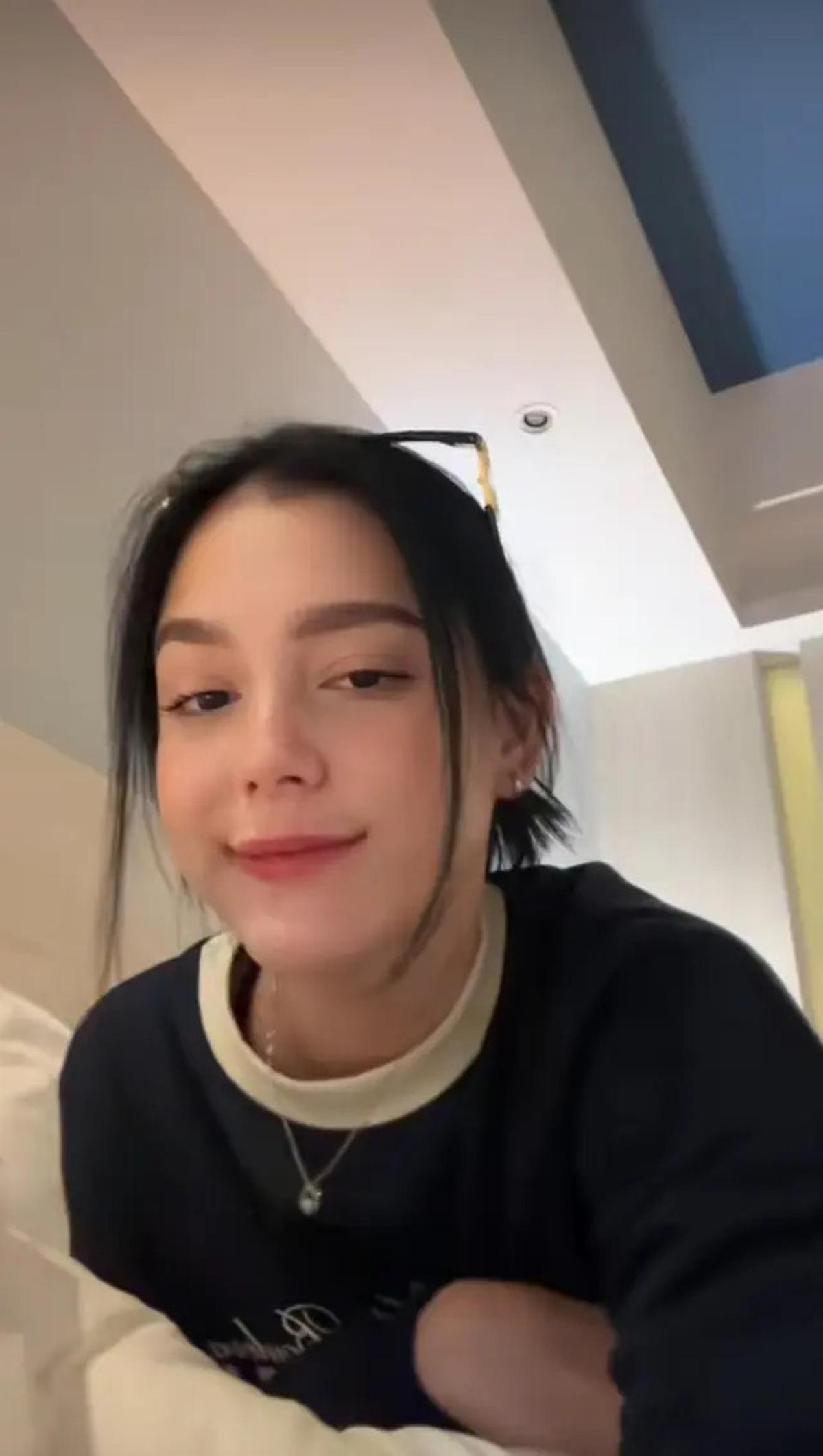7 Potret Terbaru Yasmine Ow Pamer Wajah Tanpa Makeup, Memukau Bak Barbie