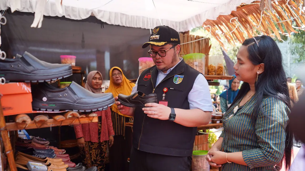 Angkat Ekonomi Lokal, Mas Dhito Ajak Masyarakat Belanja Produk UMKM Kabupaten Kediri