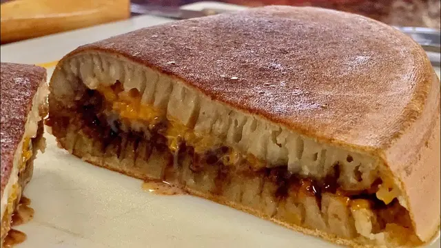 Ilustrasi Martabak Manis