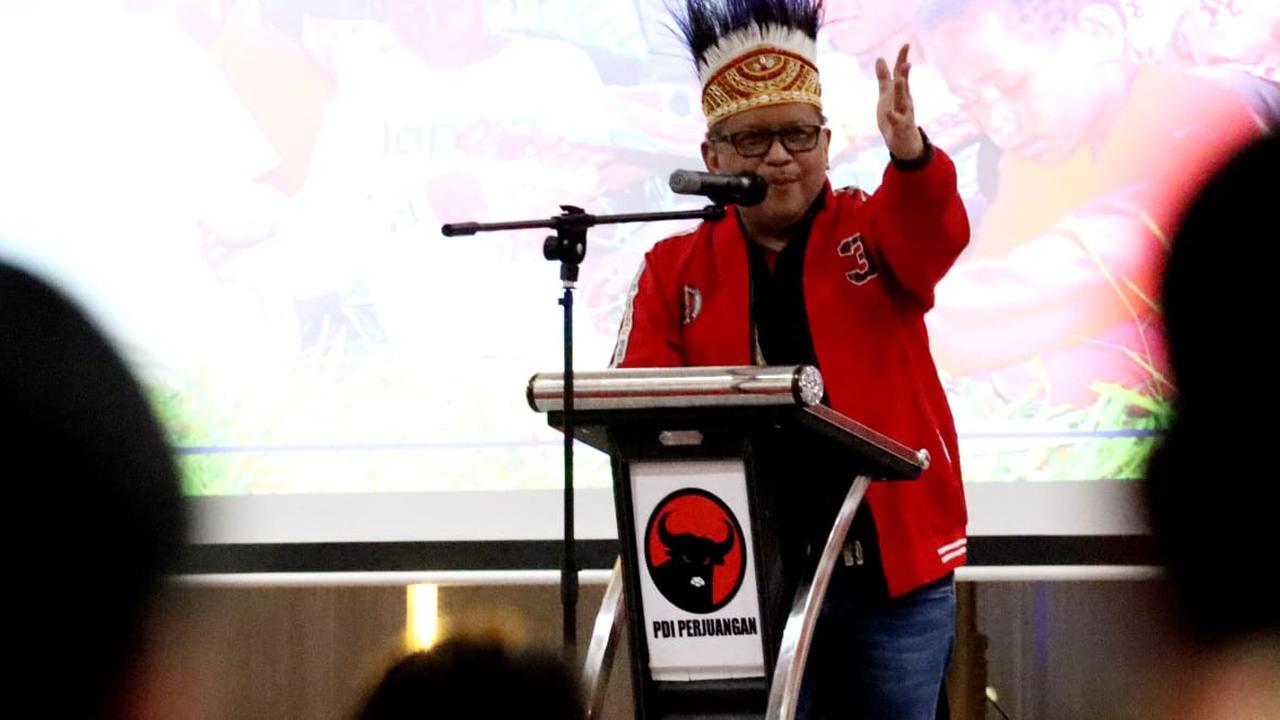 Sekjen PDI Perjuangan Hasto Kristiyanto  saat membuka Rakerda I DPD [PDIP](4200278 "") Papua, di Sentani, Kabupaten Jayapura, Papua. (isitimewa)