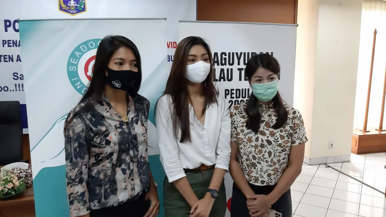 Karenina Sunny, Liza Elly, dan Anindya Putri.