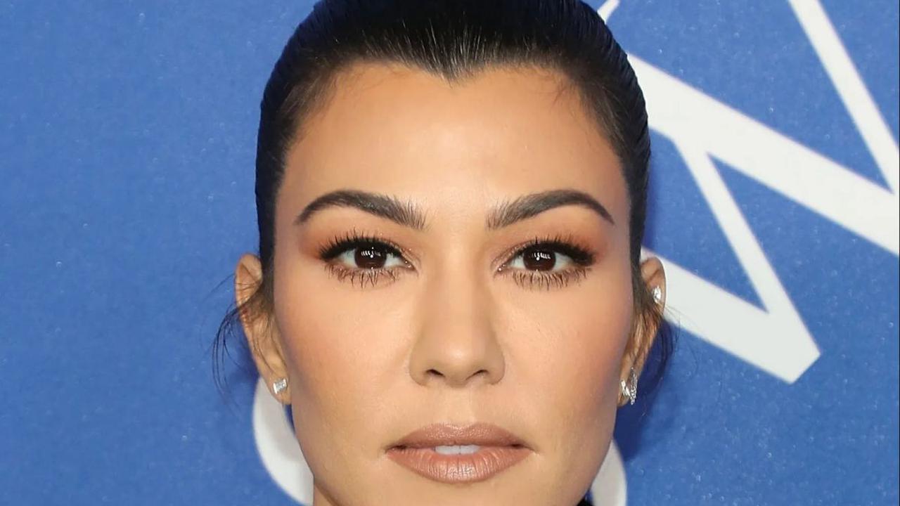 Sumber kekayaan Kourtney berasal dari kontrak reality show, kerja sama brand serta produk lifestyle yang dirilisnya bernama Poosh. Banyak yang memprediksi jika jumlah kekayaan sosialita ini akan meningkat pasca pernikahannya dengan Travis Barker.