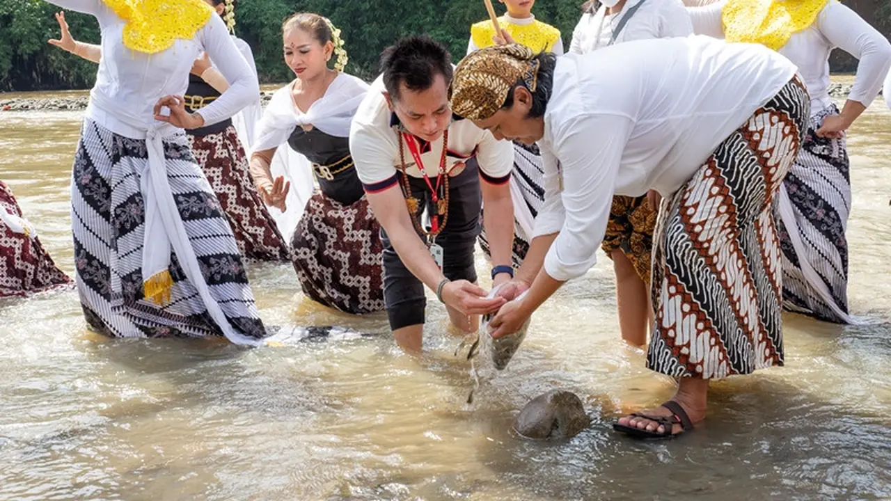 Gandeng UMKM dan Masyarakat Setempat untuk Dukung Perayaan Trisuci Waisak 2022 Di Candi Pawon