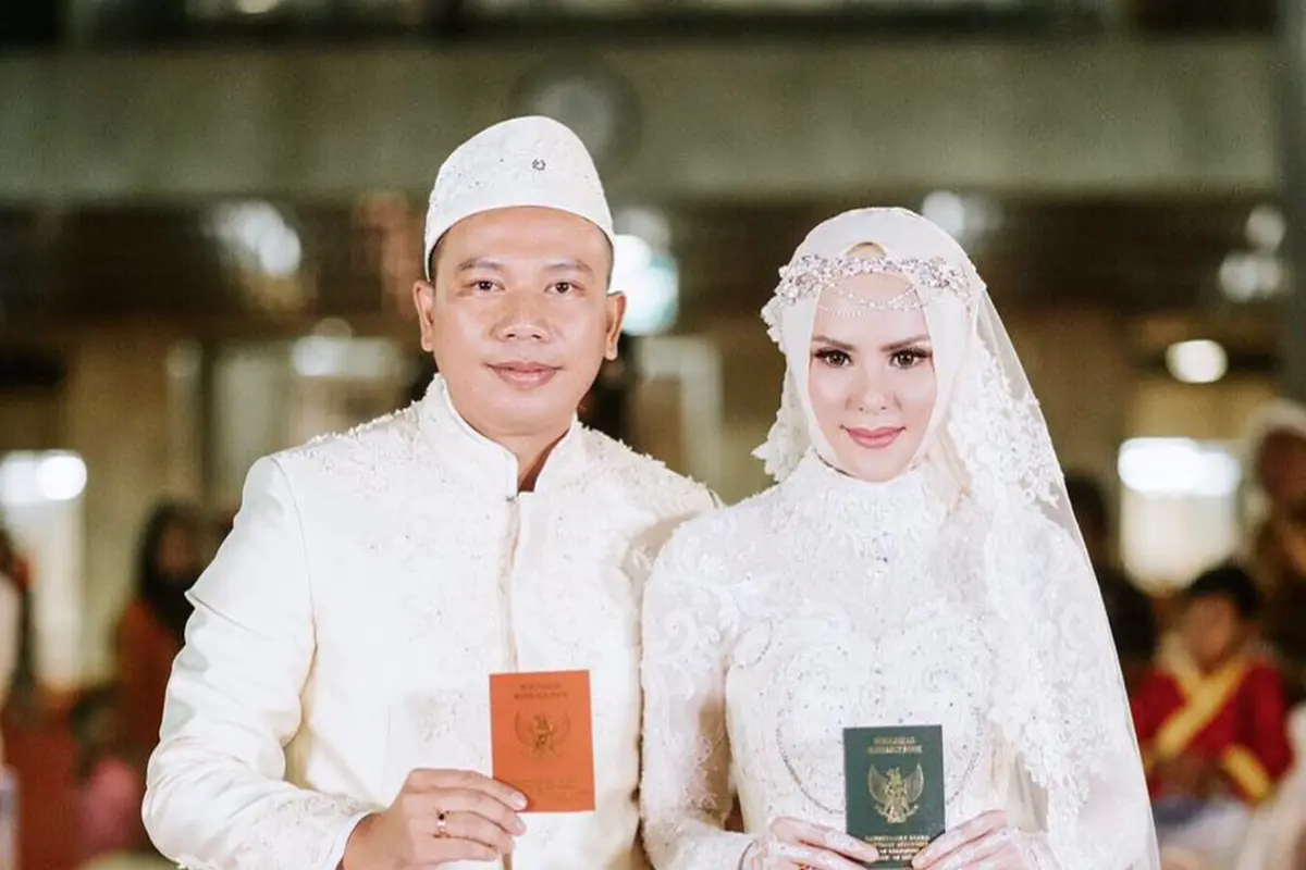 [Bintang] Vicky Prasetyo dan Angel Lelga