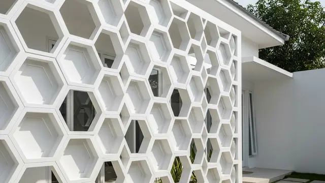 Model Roster Rumah untuk Privasi tapi Tetap Terang dan Estetis