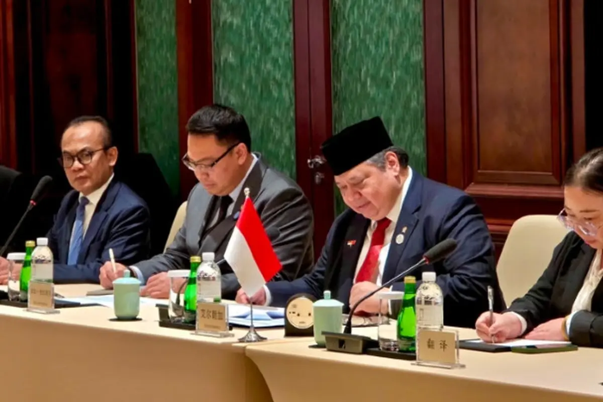 Menko Airlangga Mengundang  Perusahaan China Investasi di PLTS 100 GW