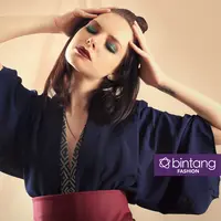 Kimono @8wood dikombinasikan bersama tailored pants dan belt. (Bambang E. Ros / Bintang)