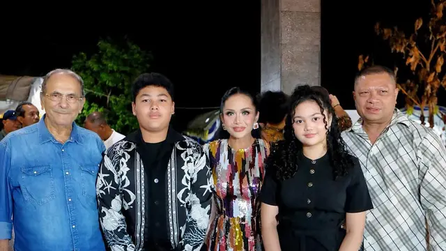 Krisdayanti saat Hadir di Pesta Ulang Tahun Presiden Timor Leste bersama keluarga. [@krisdayantilemos]