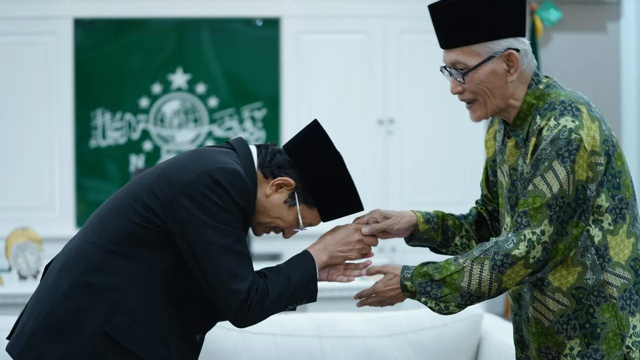 Empat menteri dari Nahdlatul Ulama (NU) meminta restu dan doa dari Rais Aam, KH Miftachul Akhyar, dan Katua Umum (Ketum) PBNU KH Yahya Cholil Staquf (Istimewa)