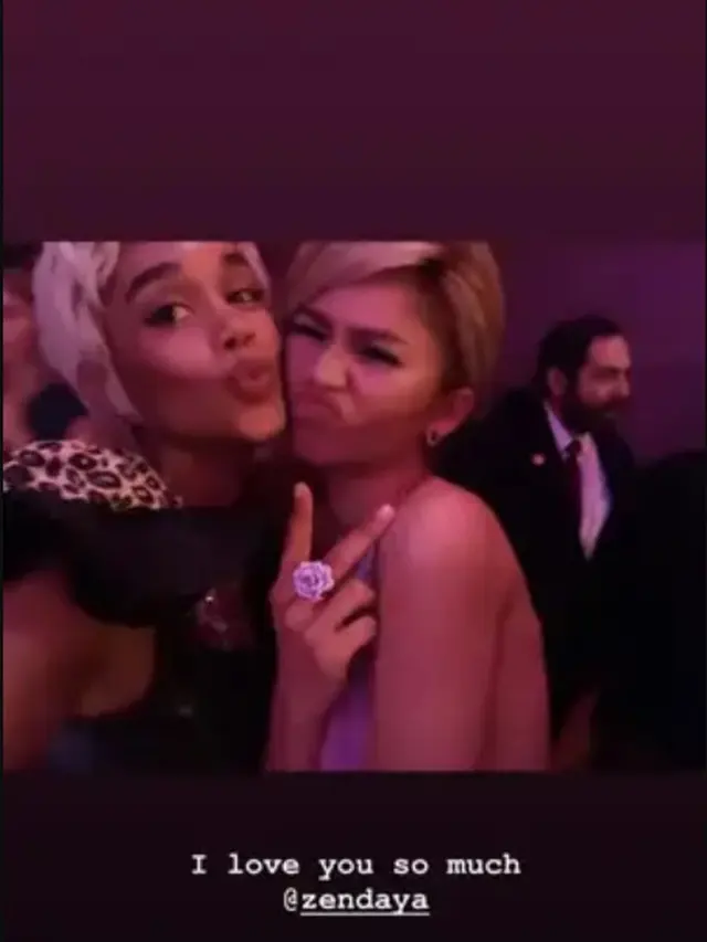 Pelanggaran yang dilakukan selebriti di Met Gala. [Foto: Instagram/lauraharrier]