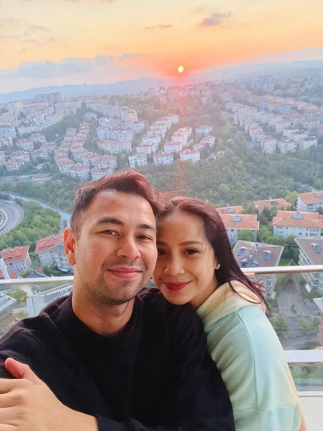 6 Potret Raffi Ahmad Jadi Suami Siaga Jelang Kelahiran Anak Kedua Nagita Slavina