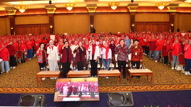 Pencegahan stunting memerlukan peran ibu dan ayah yang aktif. Edukasi tentang gizi seimbang dan pola asuh yang tepat akan mendukung anak tumbuh sehat, menciptakan generasi berkualitas di masa depan. (Foto: Ist)