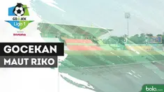 Riko Simanjuntak membuat lawannya kewalahan menjaga dirinya.