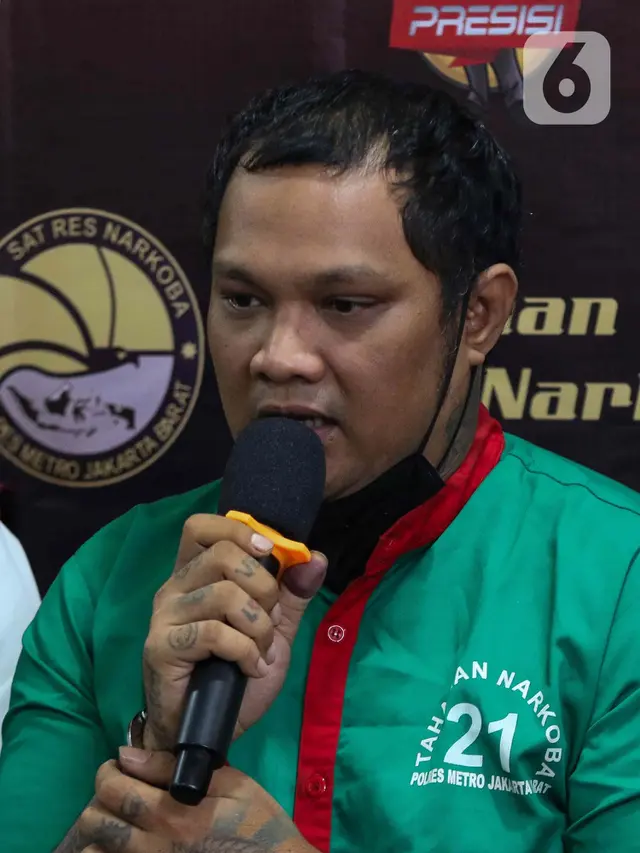 Dihadirkan Saat Rilis Penyalahgunaan Narkoba, Musisi Virgoun Kenakan Baju Tahanan