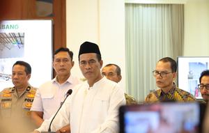 Menteri Pertanian Andi Amran Sulaiman dalam konferensi pers penindakan impor beras ilegal di Sabang.  (Dok Kementan)