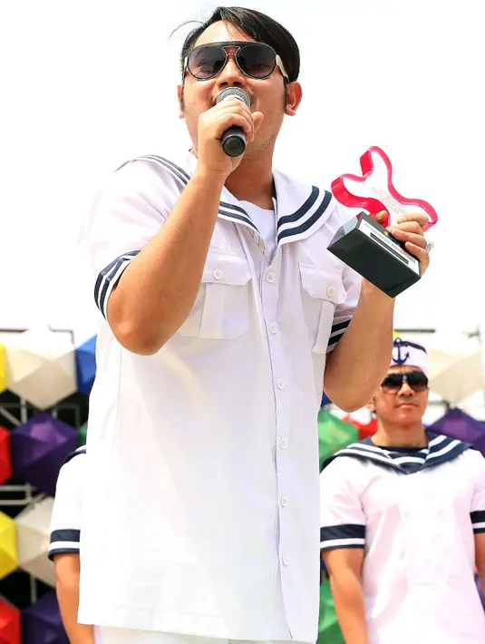 ‘Terimakasih buat princess, hari ini dia nonton dan dia bilang wish me luck my best friend. dia mau lihat aku, kalau streaming kan enggak jelas. Tapi kalau diajak ke sini repot, enggak boleh kena panas,’ kata Nassar. (Wimbarsana Kewas/Bintang.com)