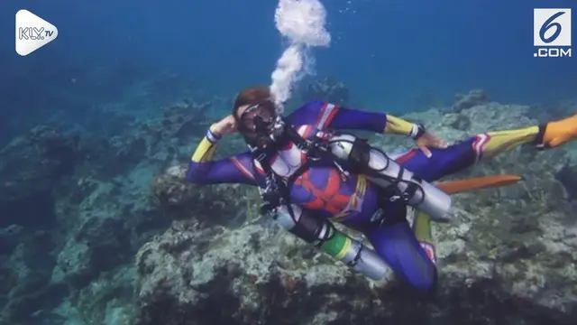 VIDEO: Penyelam Rayakan Halloween di Bawah Laut
