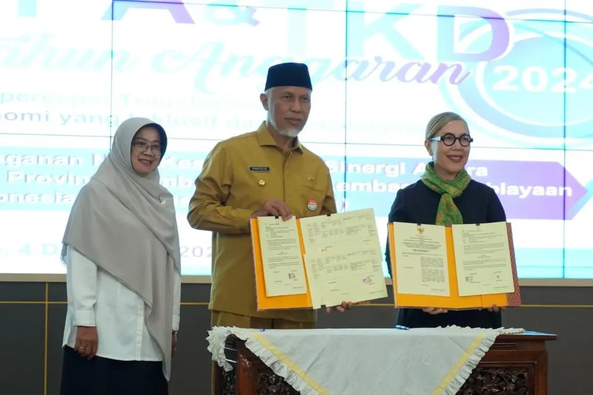 LPEI atau Indonesia Eximbank menjalin kerjasama dengan Sumatera Barat untuk pengembangan kapasitas Industri Kecil dan Menengah (IKM), Koperasi, BUMDesa, BUMDESMA, serta Usaha Kecil dan Menengah (UKM) berorientasi ekspor. (Dok LPEI)