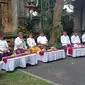 Para Penglingsir Puri Agung di Bali saat berkumpul di Puri Agung Blahbatuh, Gianyar, Bali, bersama perwakilan tokoh Buleleng dan PT Bibu Panji Sakti terkait Bandara Bali Utara, Selasa (21/5/2024). (Foto: Istimewa)