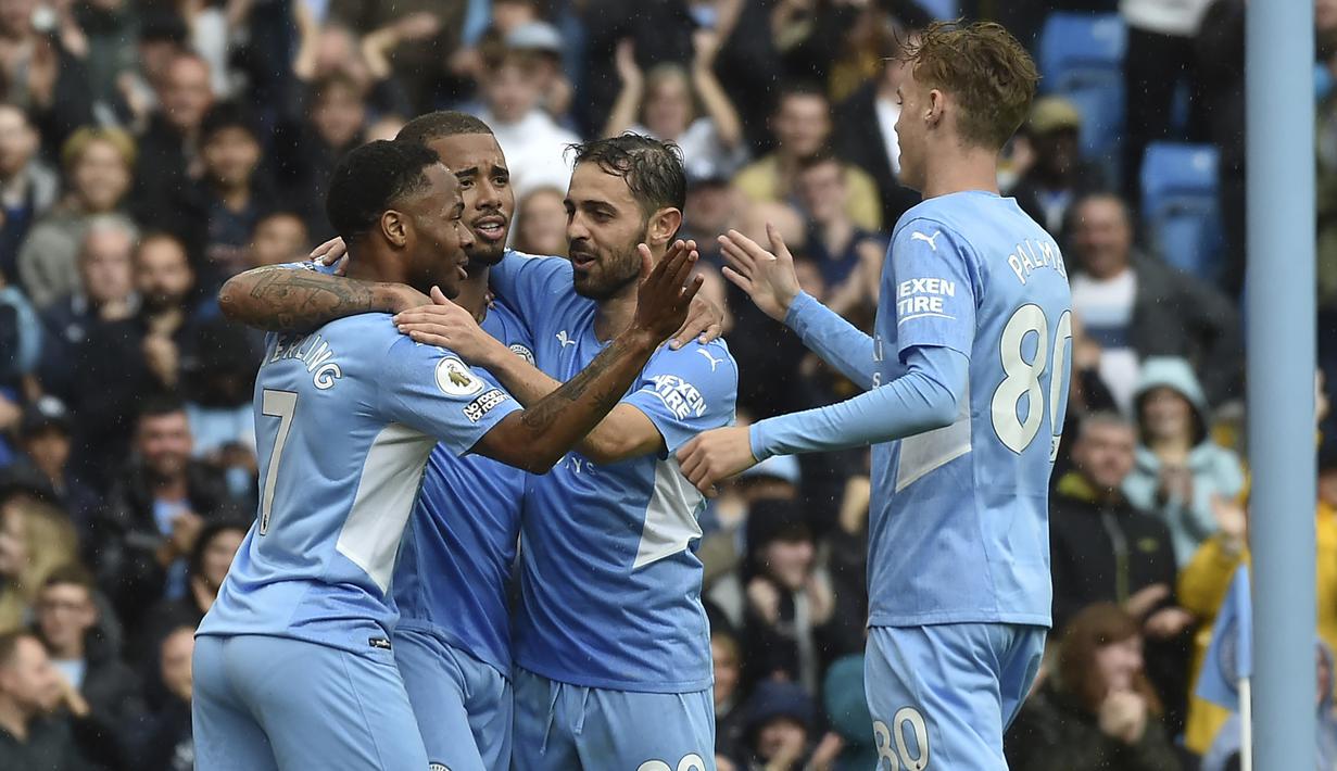 Pada menit ke-70 Manchester City kembali membuat gol melalui Raheem Sterling yang masuk menggantikan Ferran Torres 10 menit sebelumnya. Sontekannya mengoyak gawang Norwich usai menerima umpan Gabril Jesus di tiang jauh. Manchester City 4, Norwich City 0. (Foto: AP/Rui Vieira)
