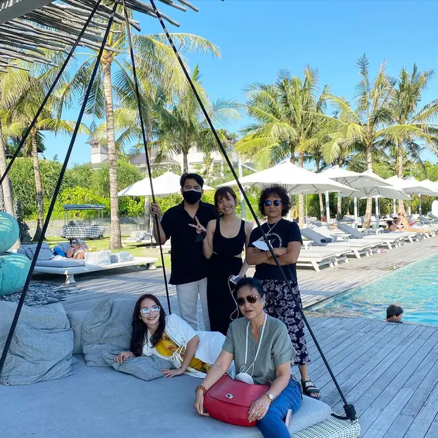 Irene Librawati – Debby Cynthia Dewi (Foto: Instagram/@mamiiren)