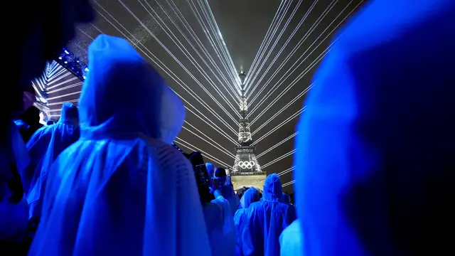 Gemerlap Cahaya Menara Eiffel Saat Acara Pembukaan Olimpiade Paris 2024