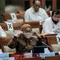 Menaker Ida Fauziyah mengikuti rapat kerja dengan Komisi IX DPR di Kompleks Parlemen, Senayan, Jakarta, Rabu (8/7/2020). Rapat juga membahas langkah strategis pemerintah dalam penciptaan lapangan pekerjaan pada tahun 2021 pada proyek strategis nasional dan UMKM. (Liputan6.com/JohanTallo