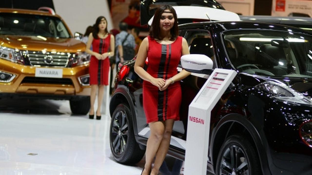Gadis-gadis cantik hiasi IIMS 2015