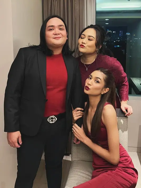 Saking cantiknya tampilan Mikha Tambayong jadi bridesmaid, netizen pangling [Instagram/miktambayong]