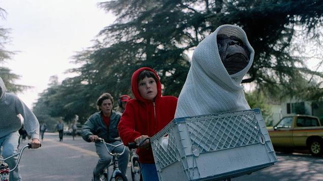 E.T. the Extra-Terrestrial (1982)