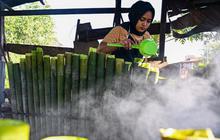 FOTO: Mengintip Pembuatan Lemang, Kuliner Khas Ramadan yang Menggugah Selera