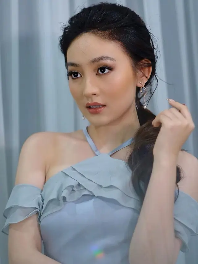 Makeup Nastasha Wilona