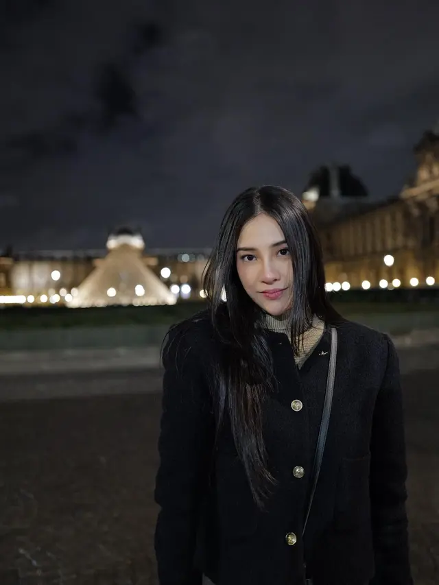 7 Momen Liburan Akhir Tahun Anya Geraldine di Prancis, Seru Main Ski