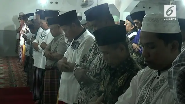 VIDEO: Tarekat Naqsabandiyah Gelar Salat Idul Adha