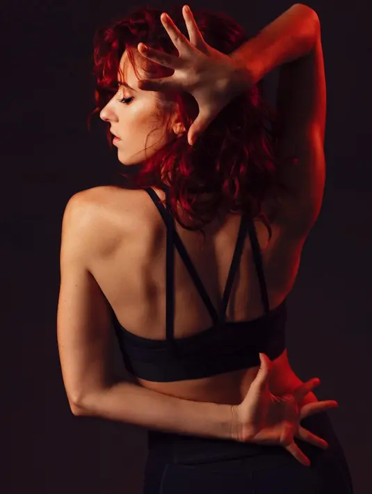 "Orang yang aku kira mencintaiku menghilang, banyak perusahaan berhenti membalas e-mailku dan aku sendiri," tambahnya. (instagram/danivitale)