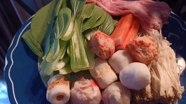 Meramu Hot Pot Kuah Mala Racikan Restoran Populer Asal Melbourne Langsung di Rumah