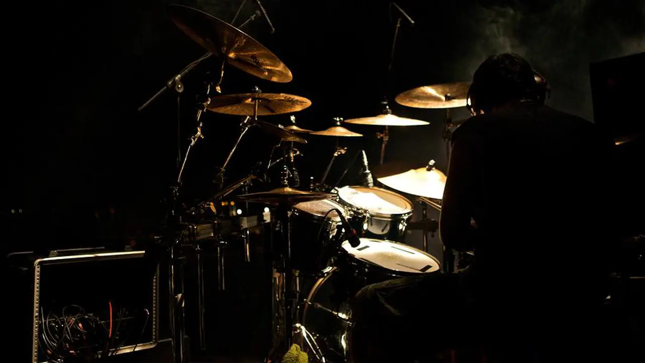 [Bintang] Drummer Terbaik