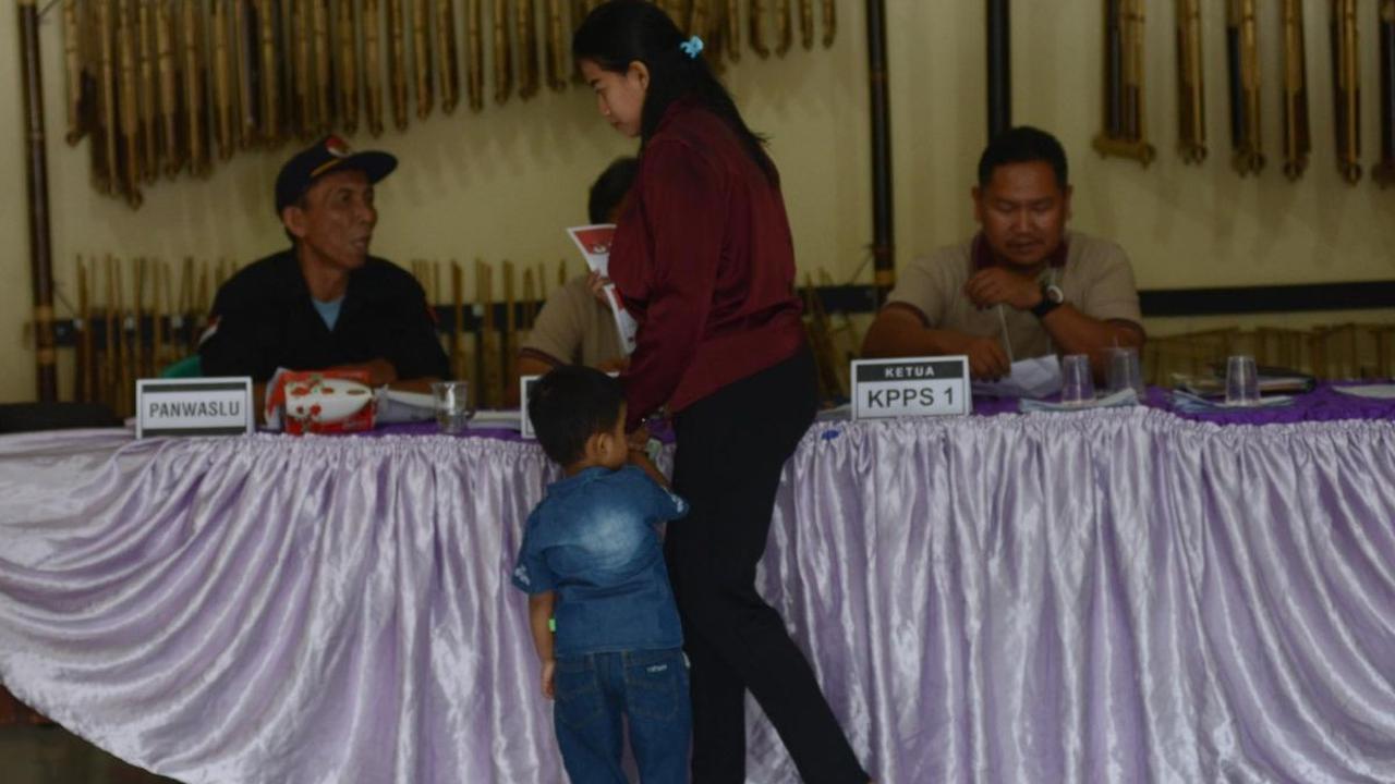 LNPRT merupakan lembaga non profit yang melayani anggotanya atau rumah tangga, serta tidak dikontrol oleh pemerintah.