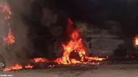 Bus Warga Baru Terbakar di KM 26 Tol Cikarang