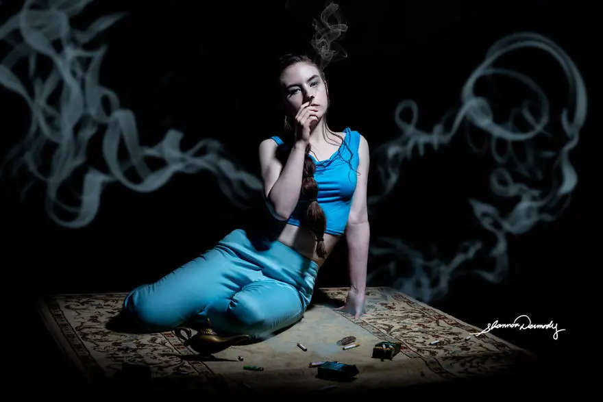 Jasmine - Kecanduan Rokok. (Sumber foto: boredpanda.com)