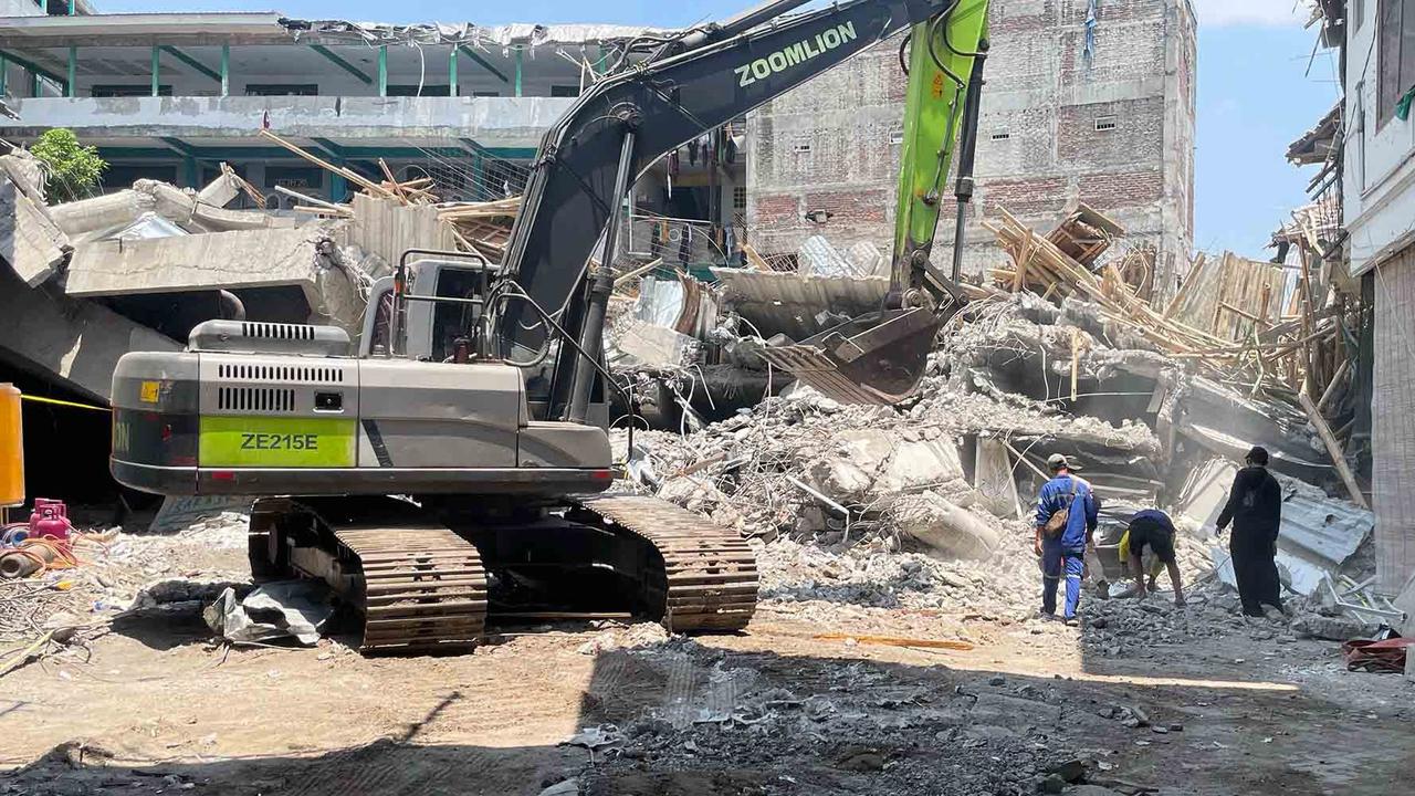 Material Berat Hambat Evakuasi Korban Ponpes Al Khoziny, Tim Fokus Bersihkan Reruntuhan