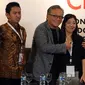 Co-Founder of Marvell Technology Group, Sehat Sutardja berfoto bersama Eliza Sariaatmadja usai diskusi dalam 4th Congress of Indonesian Diaspora di Kota Kasablanka, Jakarta, Sabtu (1/7). (Liputan6.com/Johan Tallo)