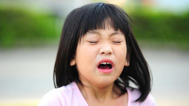 Mengapa Anak Selalu Bersin Setiap Pagi?