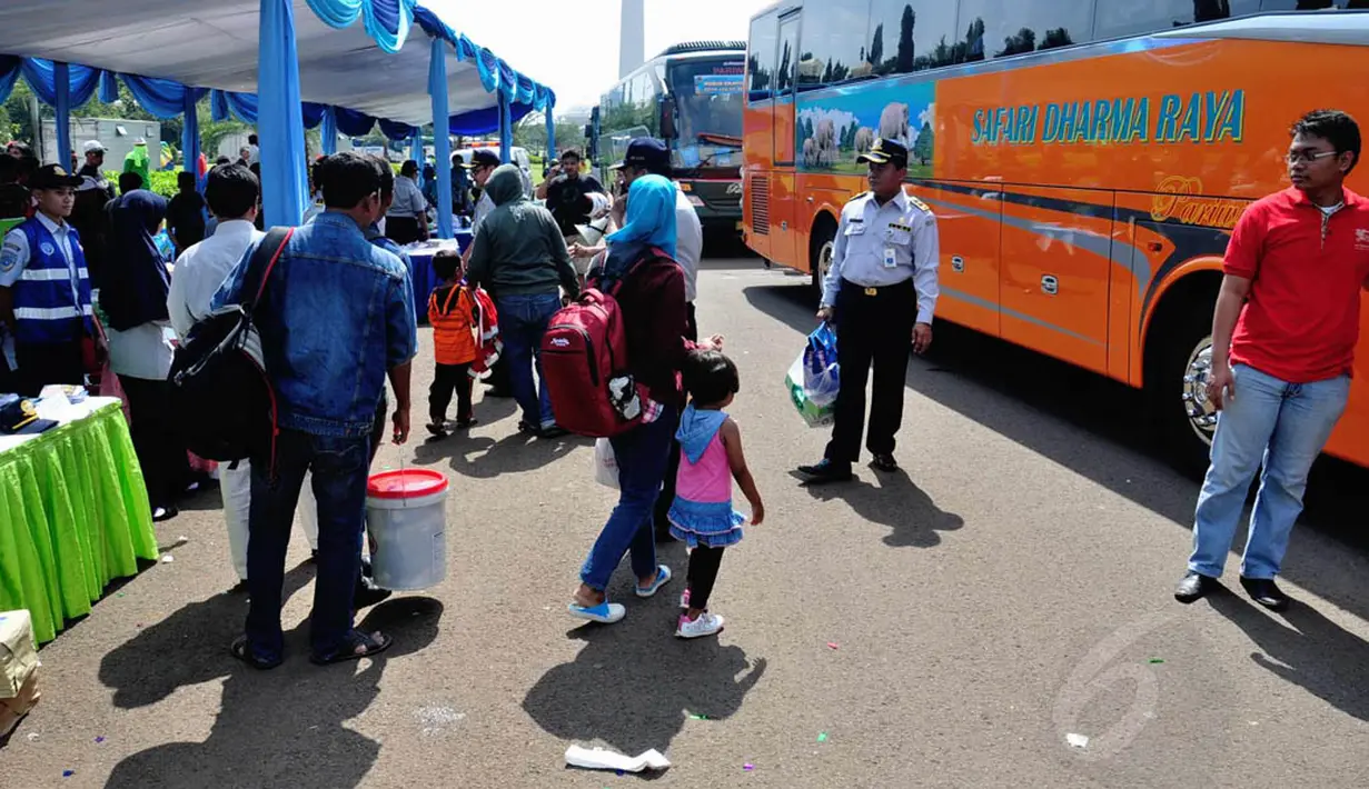Peserta mudik gratis 2014 ini sebanyak 4.397 bagi pengguna motor. Jakarta, Kamis (24/7/14) (Liputan6.com/Faizal Fanani)